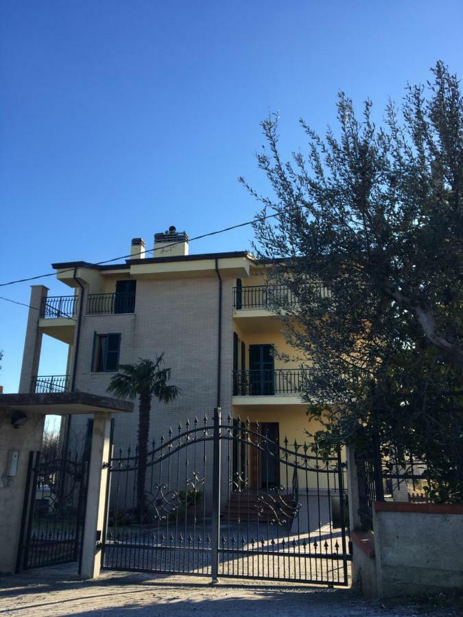 La Collina Di Emma Villa Massignano Buitenkant foto